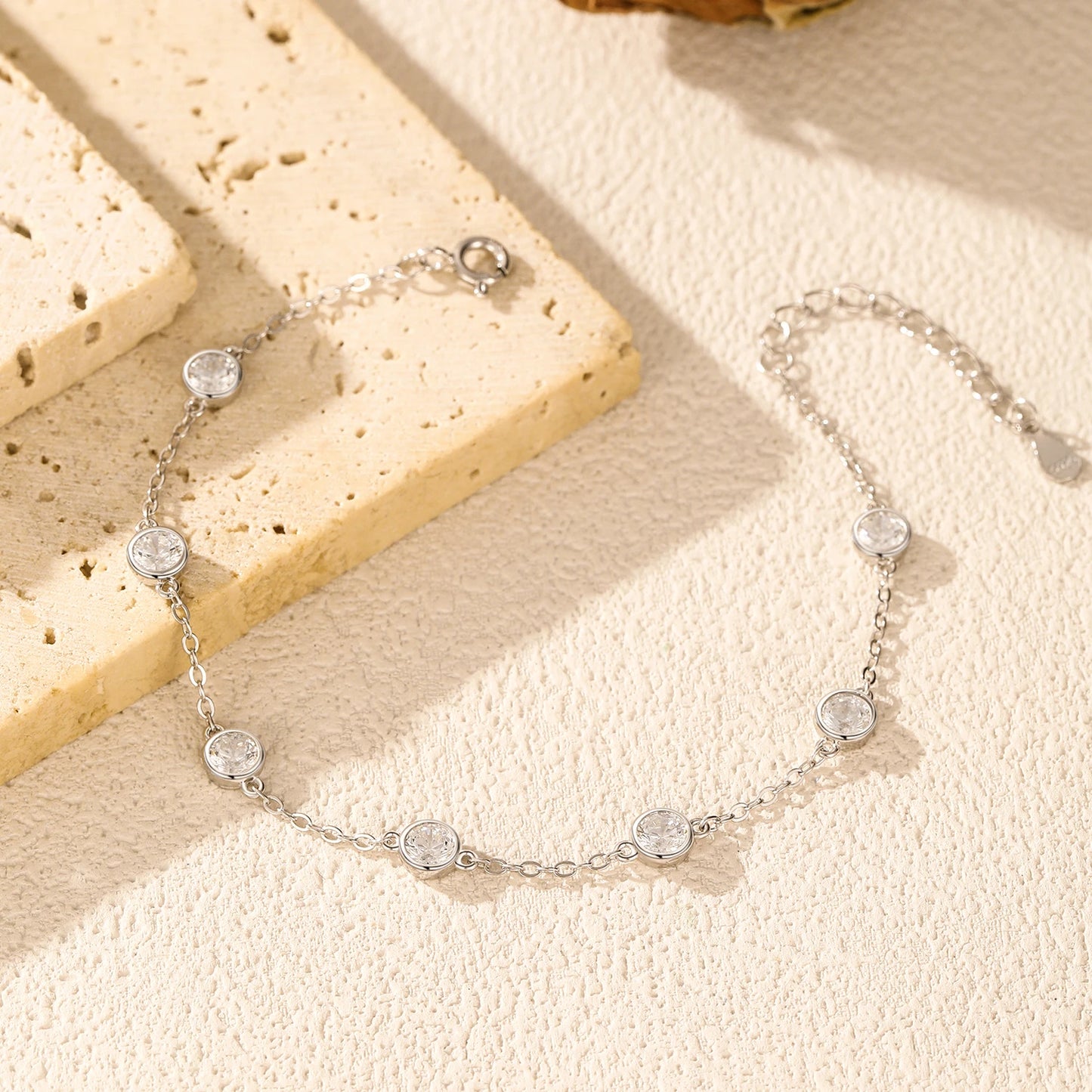 Elegantes Armband aus 925 Sterling Silber mit Zirkonia-Fassung
