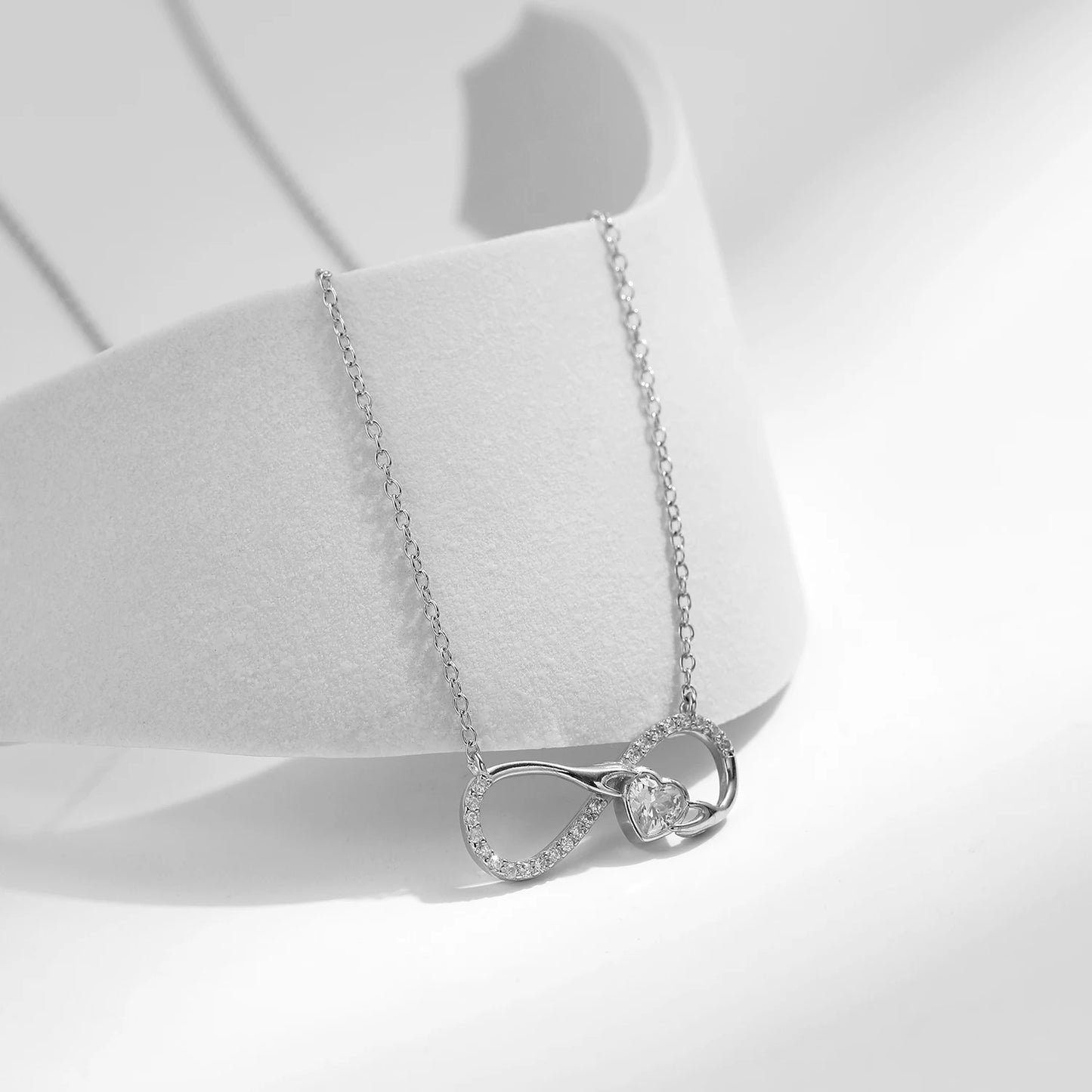 925 Sterling Silber Halskette mit Infinity-Symbol und Zirkonia