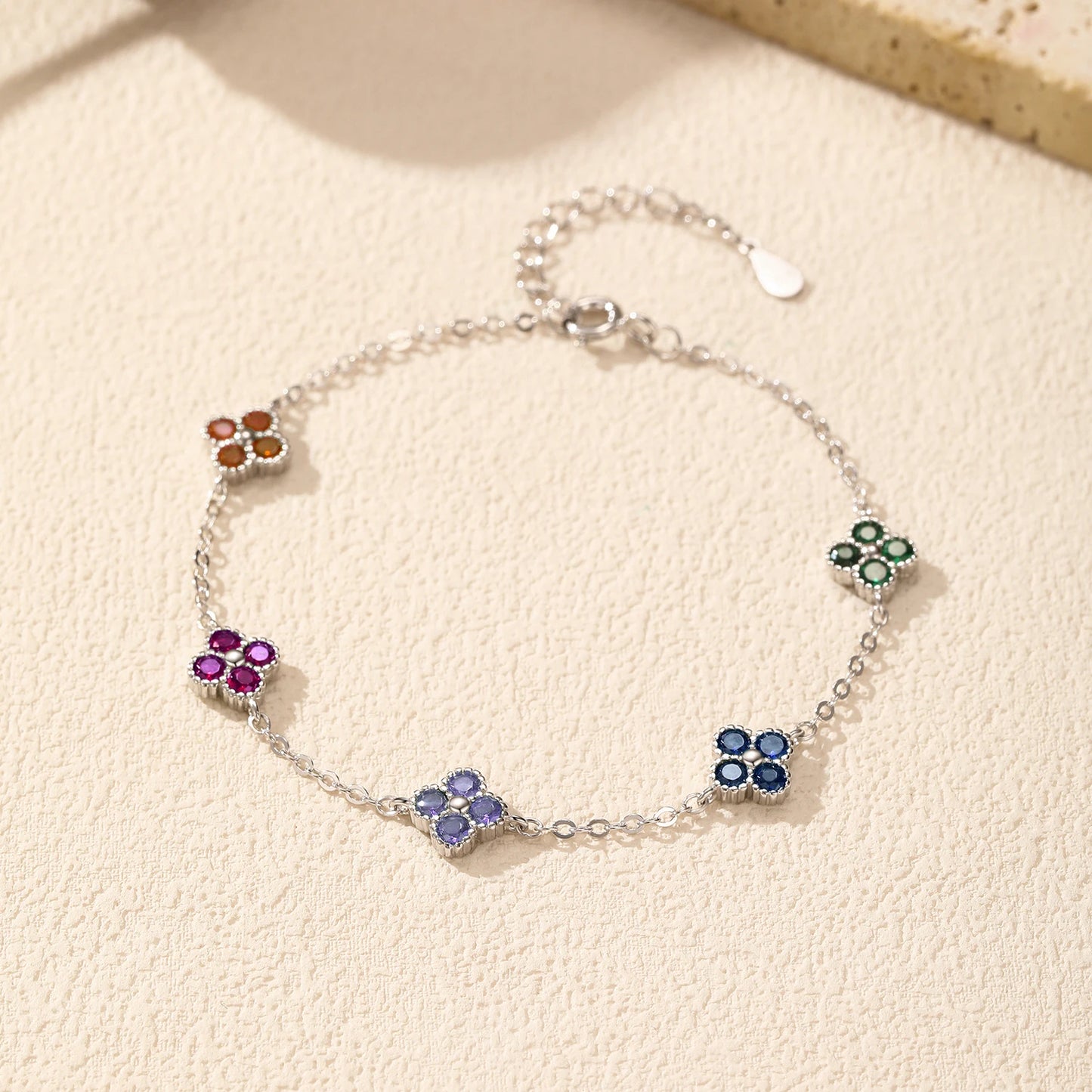 925 Sterling Silber Armband mit bunten Zirkonblüten – zarte Eleganz in Regenbogenfarben
