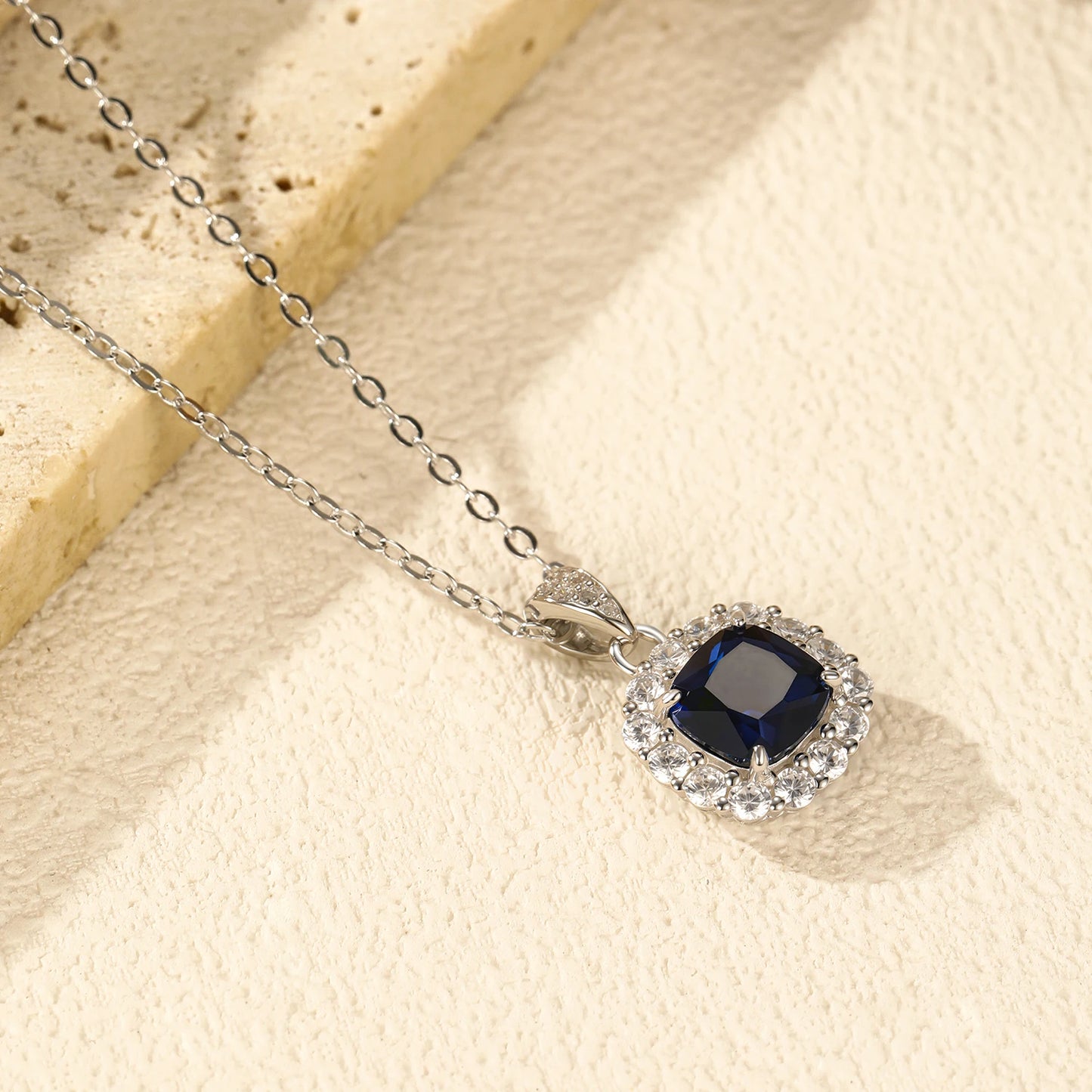 925 Sterling Silber Kette mit blauem Zirkon-Anhänger – zeitlose Eleganz