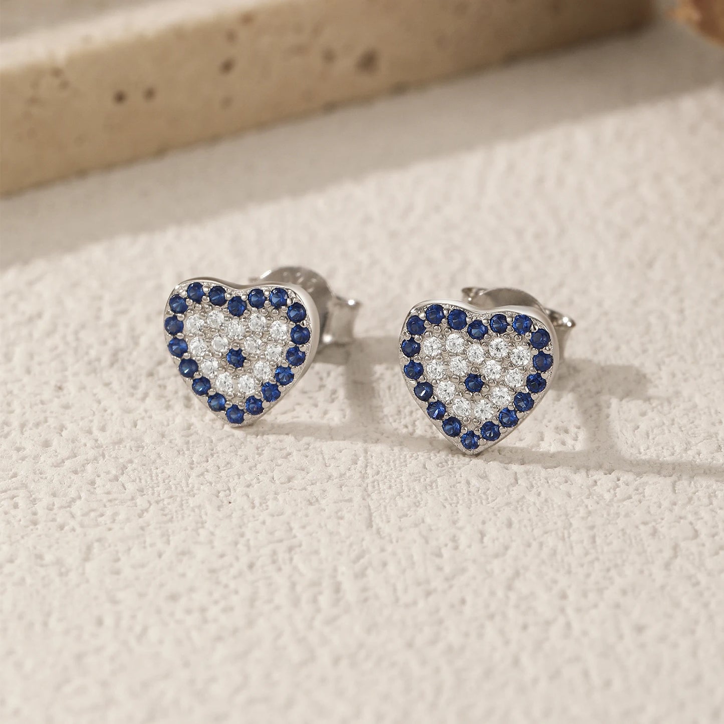 925 Sterling Silber Herz-Ohrringe mit blauen Zirkonsteinen – funkelnde Eleganz