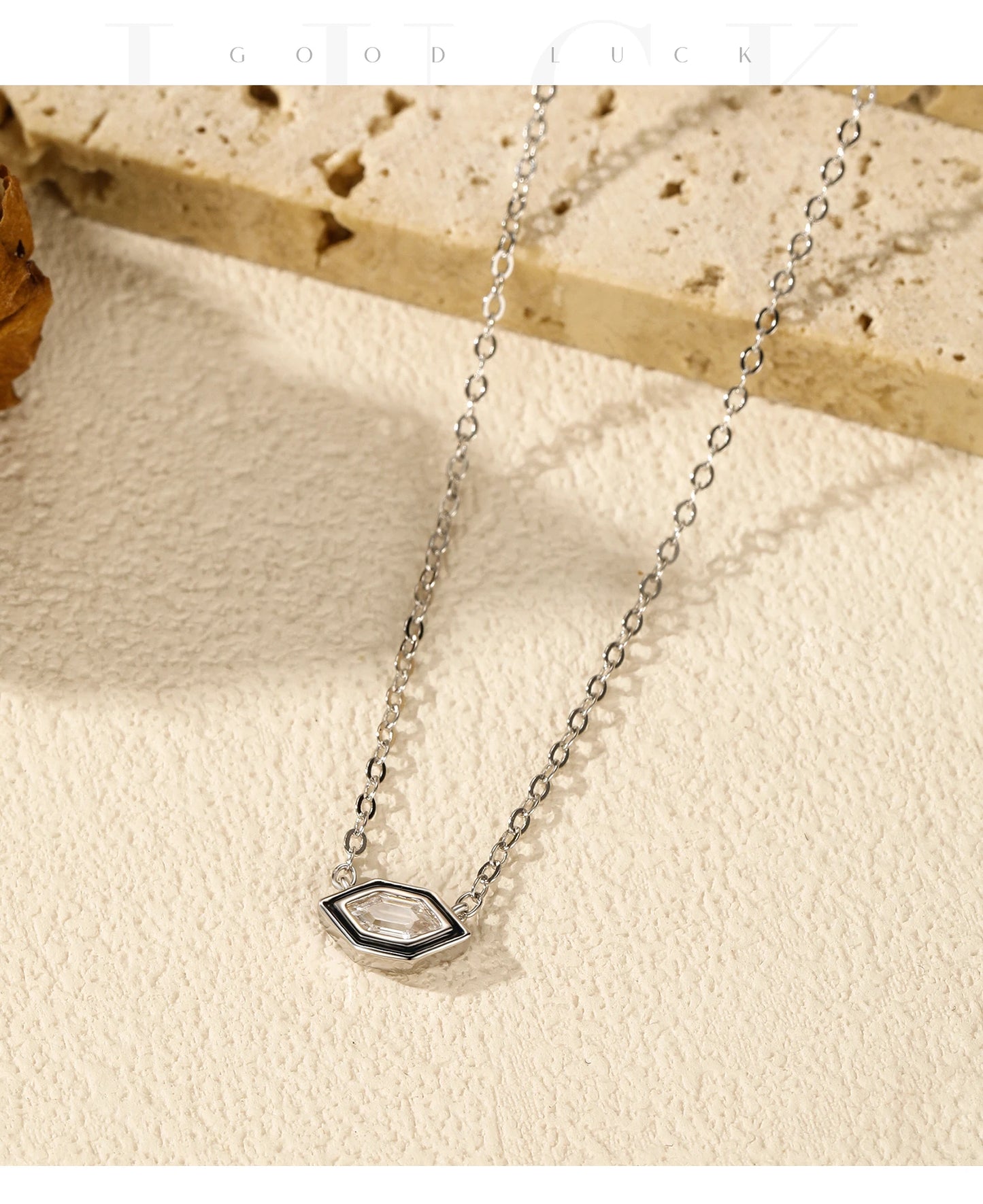 Geometrische Halskette aus 925 Sterling Silber mit Zirkonia