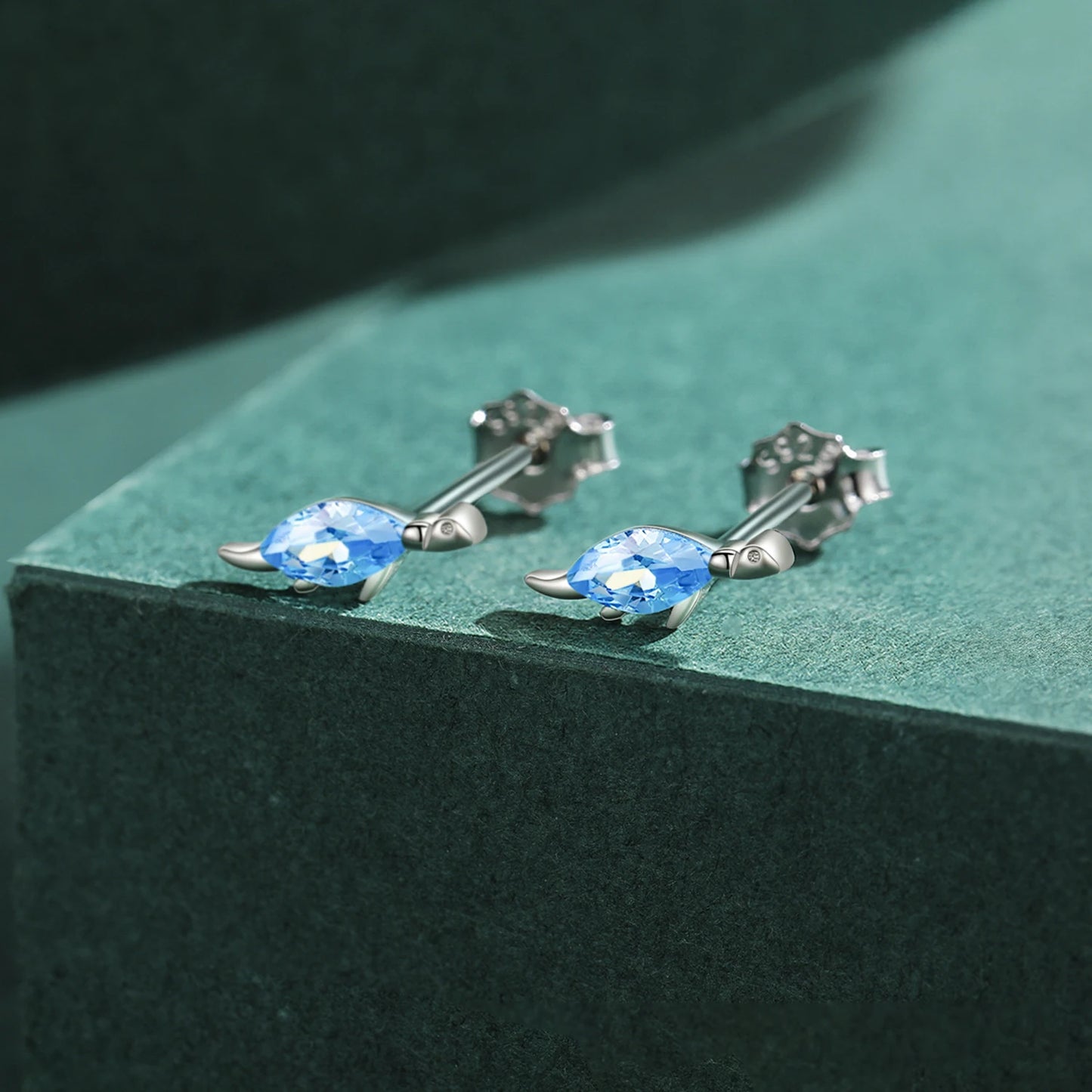 925 Sterling Silber Fisch-Ohrringe mit Zirkonia – Verspielt & Elegant