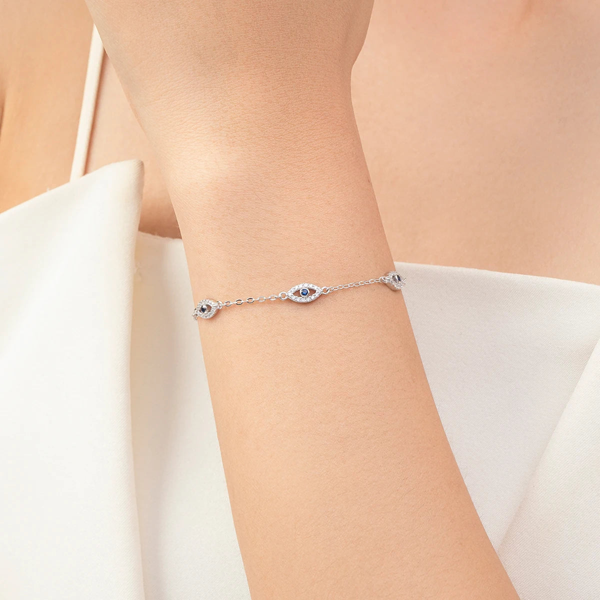 Armband-Kollektion aus 925 Sterling Silber mit blauen Akzenten & Evil-Eye-Designs