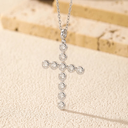 925 Sterling Silber Kreuz-Halskette mit funkelnden Moissanit-Steinen – Ausdruck von Glaube & Eleganz