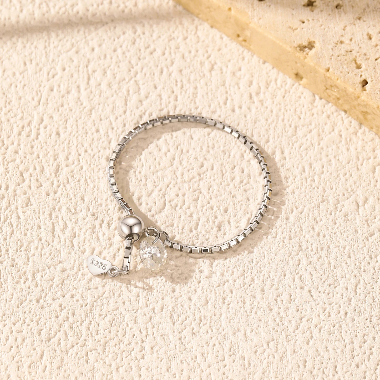 925 Sterling Silber Ring mit rundem Moissanit – Eleganz in ihrer reinsten Form