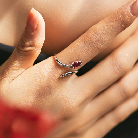 925 Sterling Silber Ring mit rotem Tropfen-Zirkonia