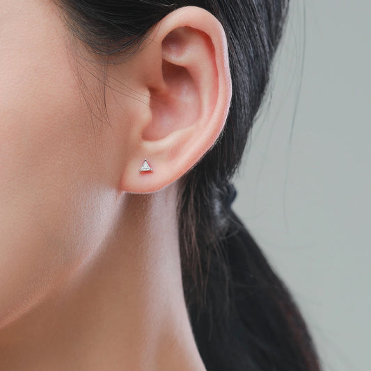 925 Sterling Silber Dreiecks-Ohrringe mit Zirkonia – Modern & Elegant